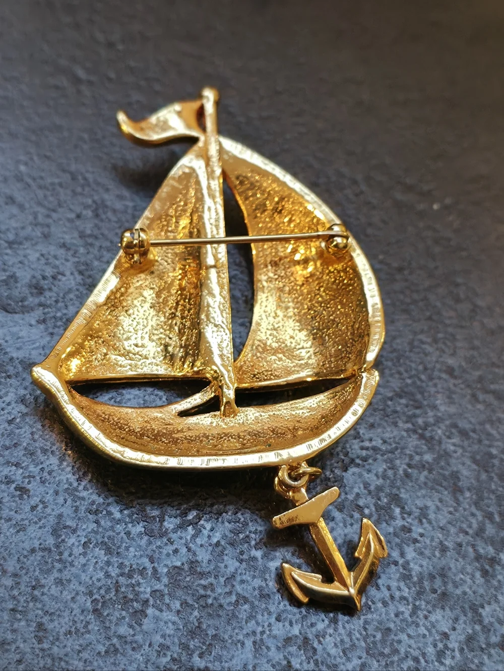 Vintage Avon Sailboat Brooch